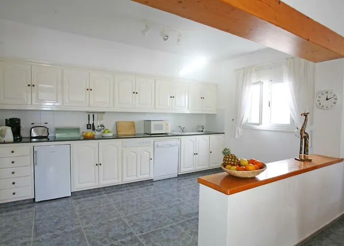 Casas Piedras * Tías