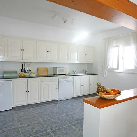Casas Piedras * Tias